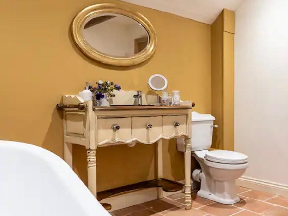 Pass The Keys Goose Feather Barn, Wedmore Luxury Cottage For Two Eksteriør billede
